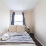 1 Double Room Available In Lovely Acton Duplex - 5 Minutes From Elizabeth Line & Close To Heathrow
