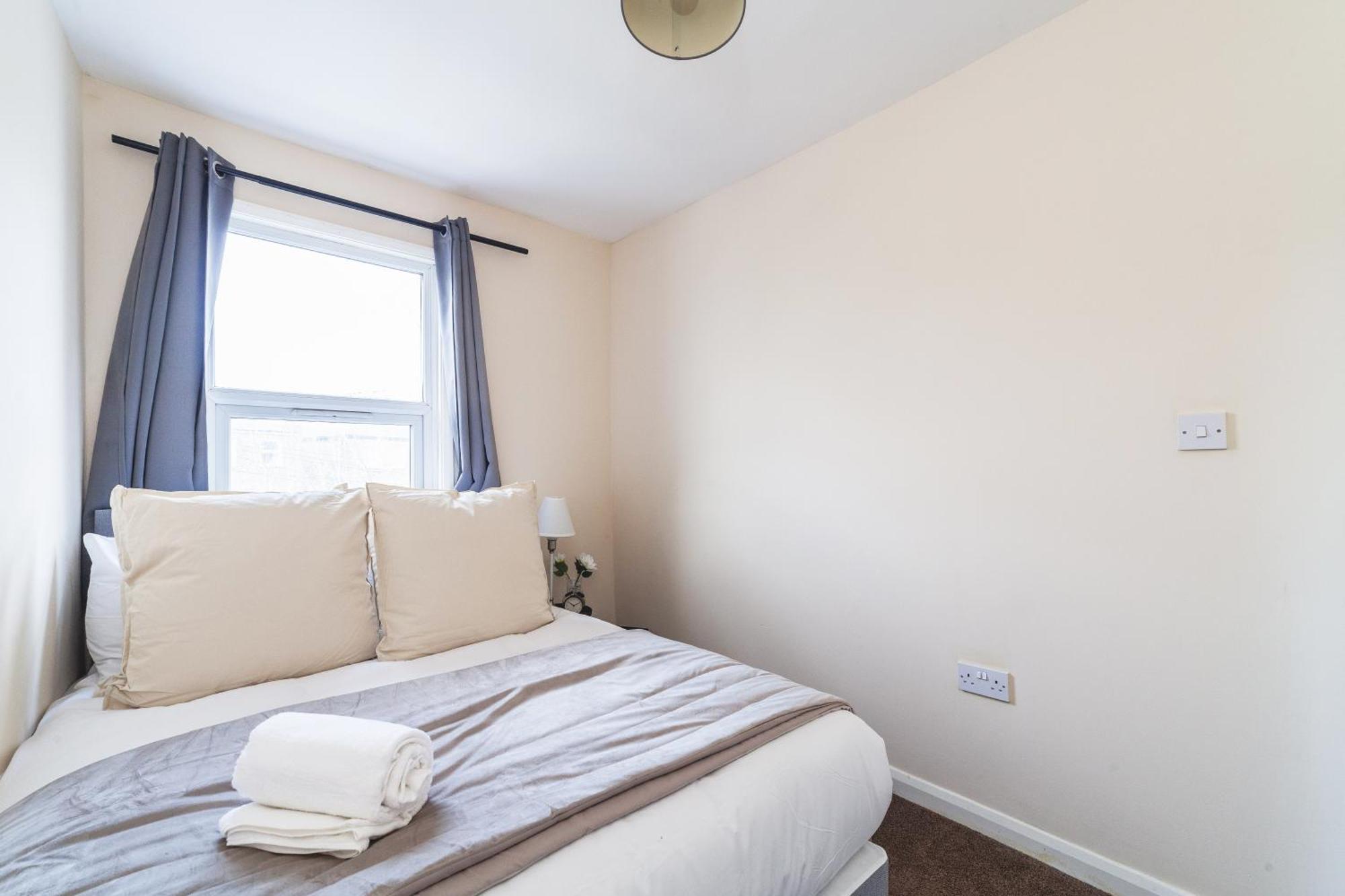 1 Double Available In Lovely Acton Duplex - 5 Minutes From Elizabeth Line & Close To Heathrow Londra