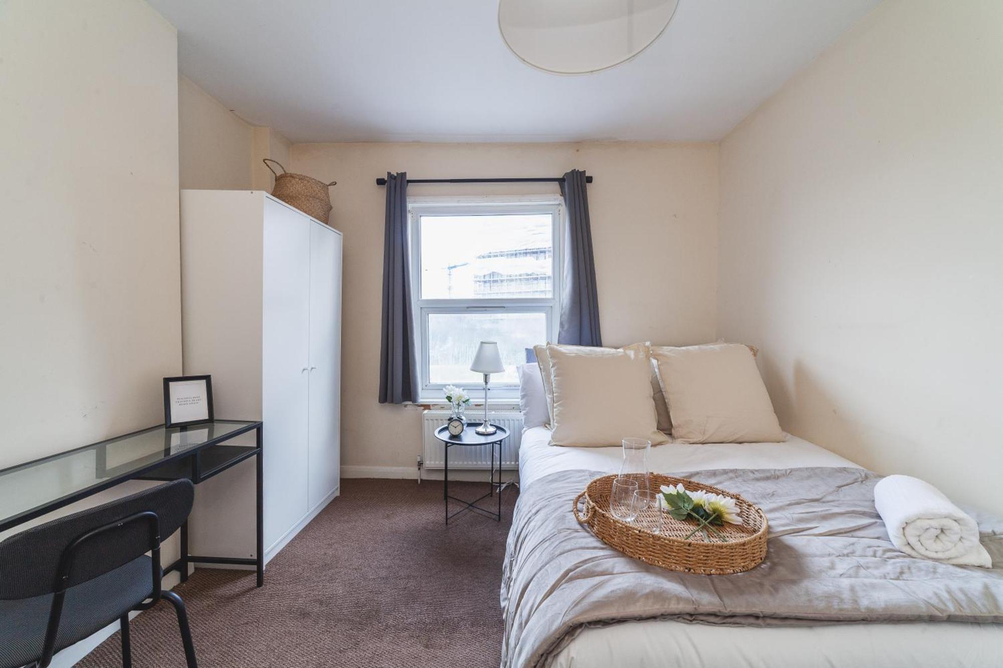 Appartamento 1 Double Available In Lovely Acton Duplex - 5 Minutes From Elizabeth Line & Close To Heathrow Londra